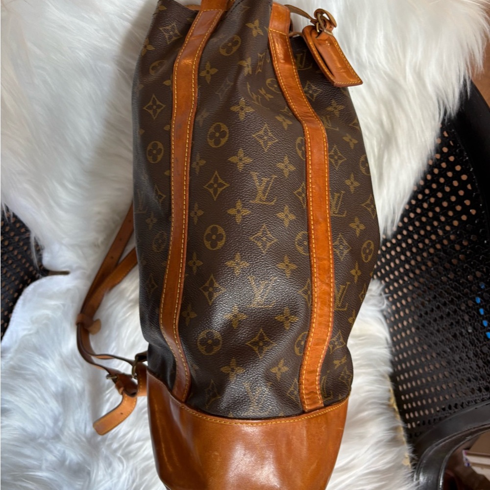 Authentic Louis Vuitton Randonnee GM large backpack with pouch - Picture 3 of 12